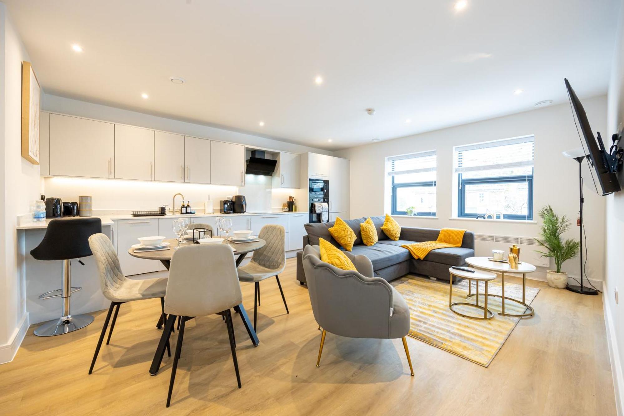 Modern 2 Bed Near Wythenshawe Hospital And Manchester Airport With Parking Buitenkant foto