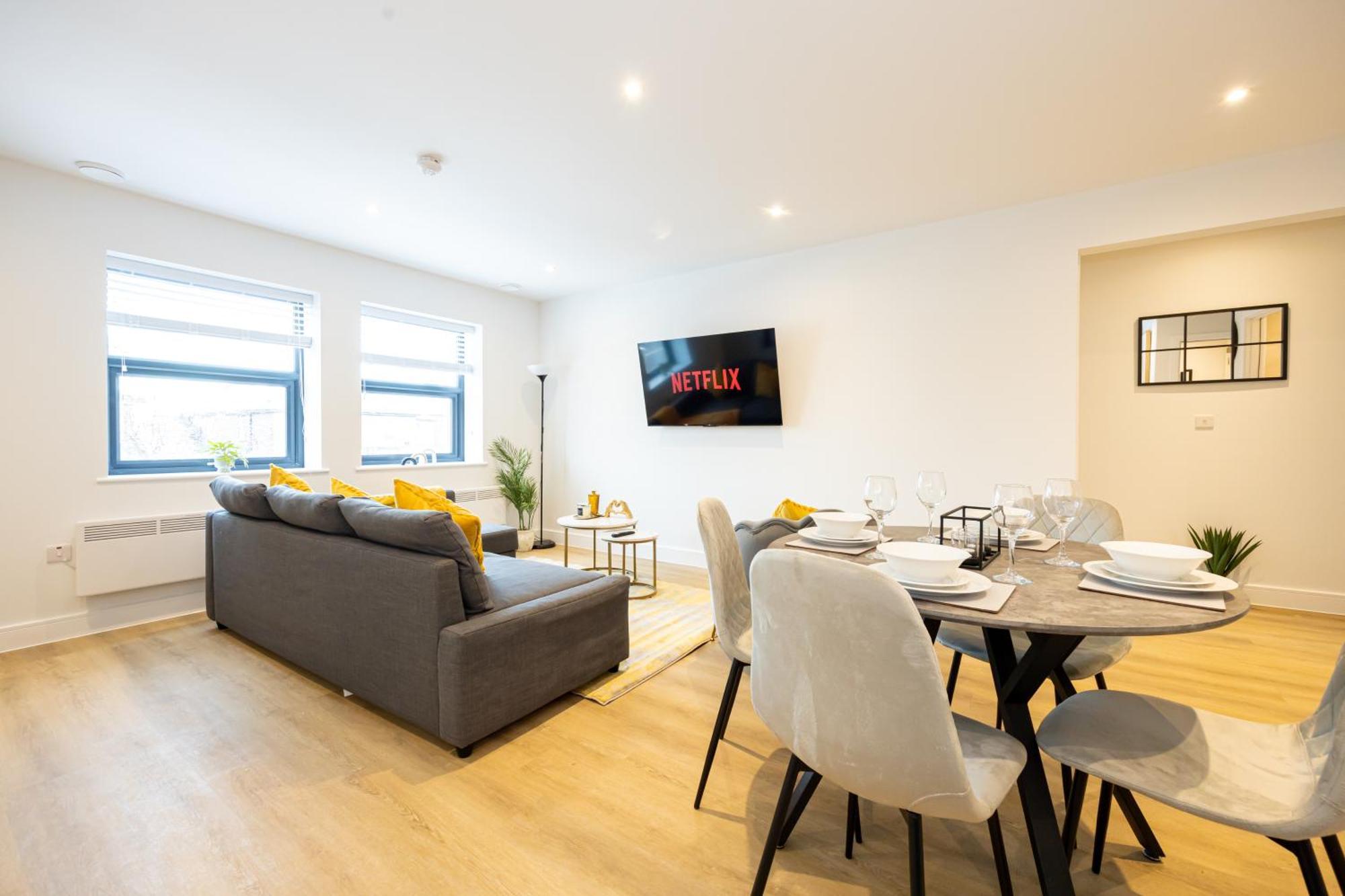 Modern 2 Bed Near Wythenshawe Hospital And Manchester Airport With Parking Buitenkant foto