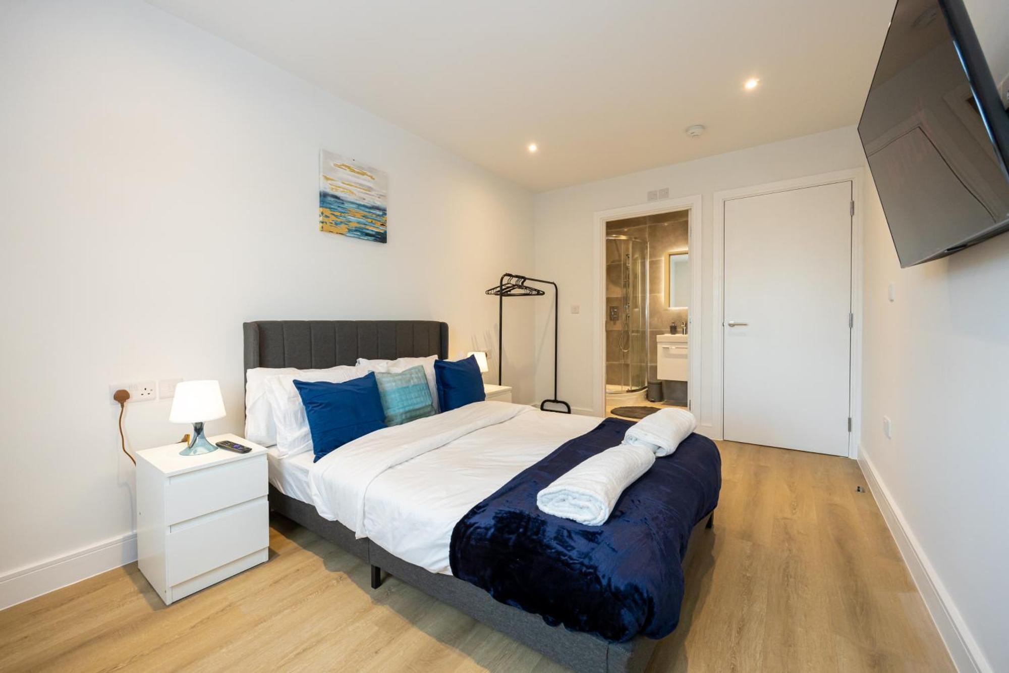 Modern 2 Bed Near Wythenshawe Hospital And Manchester Airport With Parking Buitenkant foto