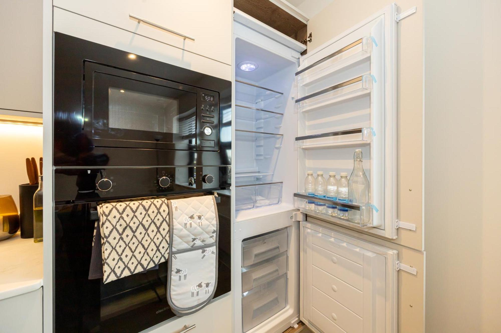 Modern 2 Bed Near Wythenshawe Hospital And Manchester Airport With Parking Buitenkant foto